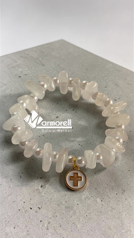 Pulsera de ónix natural con perla y dije cruz 02