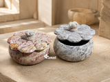 Alhajero Margarita en Mármol Natural | Caja Artesanal 8 × 8 cm