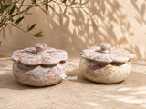 Alhajero Margarita en Mármol Natural | Caja Artesanal 8 × 8 cm