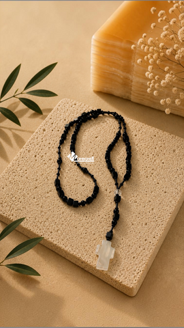 ROSARIO NEGRO CON CRUZ DE ÓNIX NATURAL